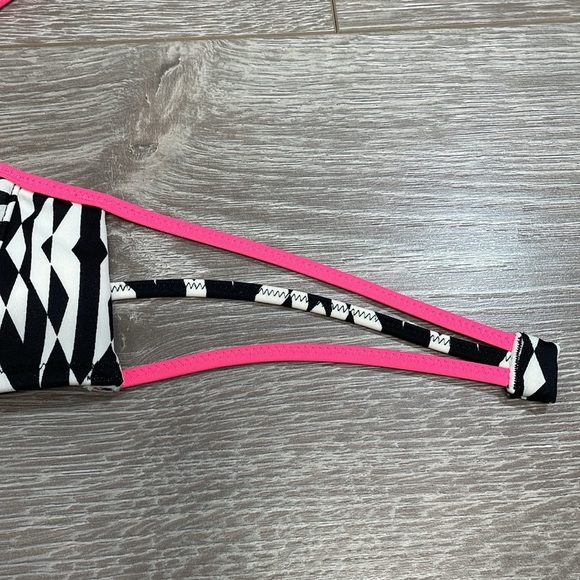 Victoria’s Secret Bikini The Knockout High Tie Halter Top Black Refracted Geo - Picture 10 of 16